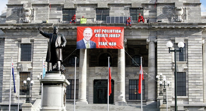 Three contenders stand for prime minister in New Zealand 